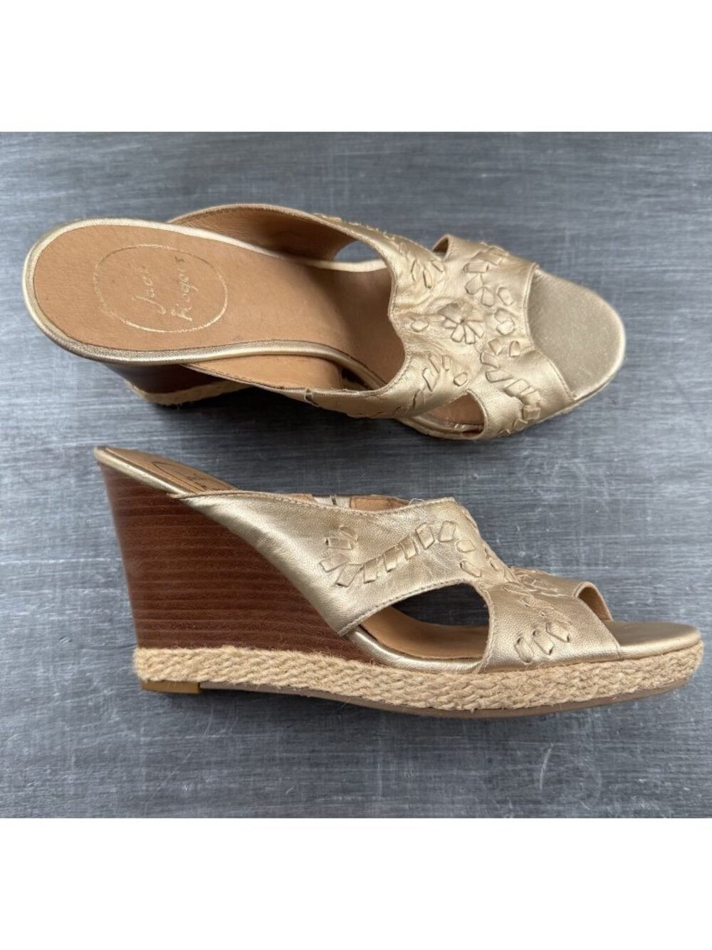 Jack Rogers 7 Leather Wedges Wood Heel Sandals Straw Medallion Gold Coastal Prep